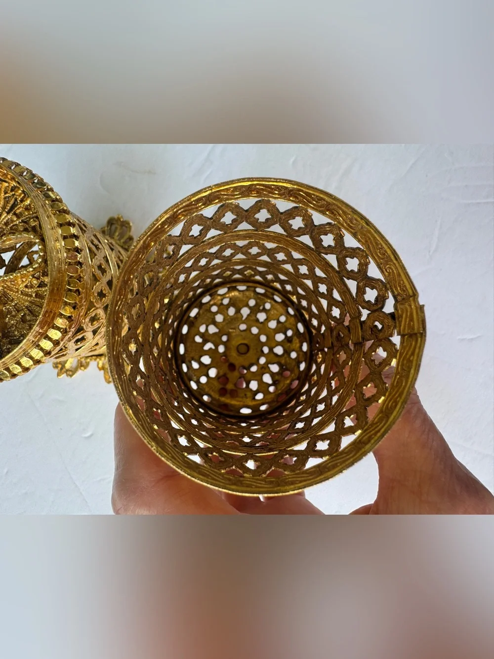 Vintage Hollywood Regency Gold Filigree Vanity Toothbrush Makeup Brush Holder 9”